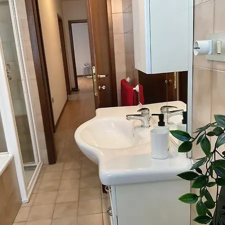 Casa Di Tom Con Balcone, Parcheggio E Self Check In Apartment Trento