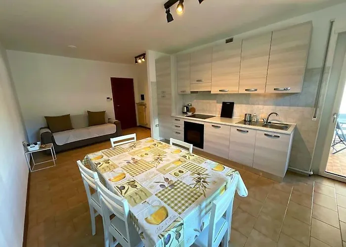 Casa Di Tom Con Balcone, Parcheggio E Self Check In Trento